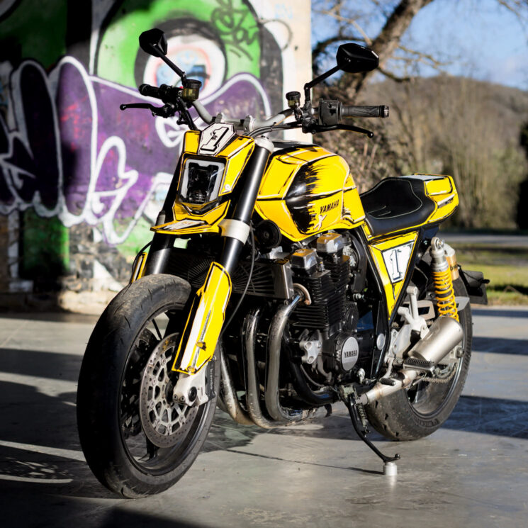 Yamaha XJR1300 street tracker by Tumulte