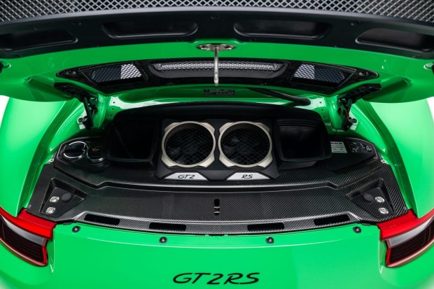 Signal Green 2018 Porsche 911 GT2 RS Weissach