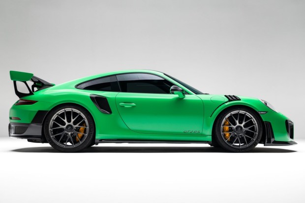 Signal Green 2018 Porsche 911 GT2 RS Weissach