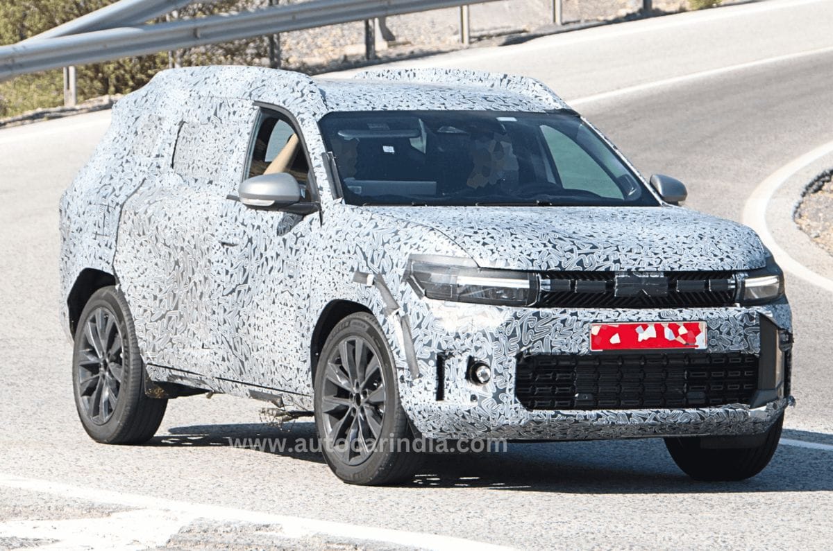 Renault Bigster spied front